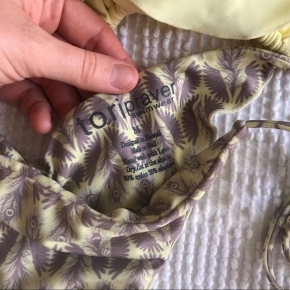 Tori Praver sage ruffle bikini - Picture 6 of 7